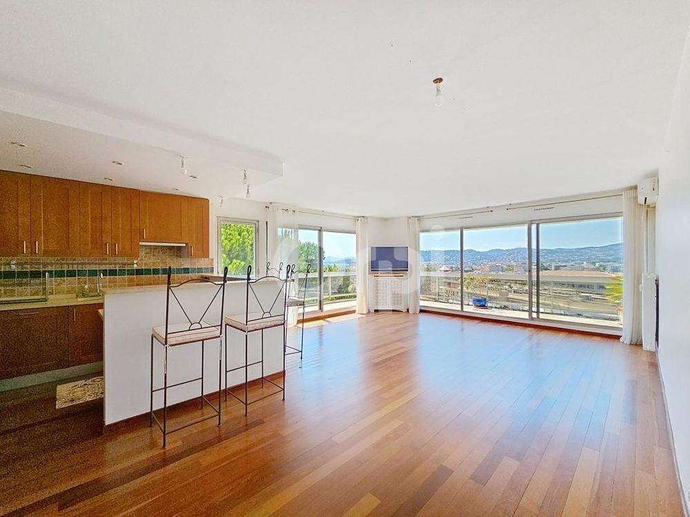 � vendre  Appartement Juan Les Pins (06160)