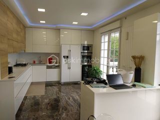  Maison � vendre 6 pi�ces 165 m�