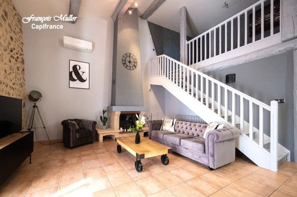 � vendre  Propri�t�/ch�teau Les M�es (04190)