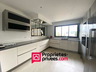  Maison � vendre 9 pi�ces 218 m�