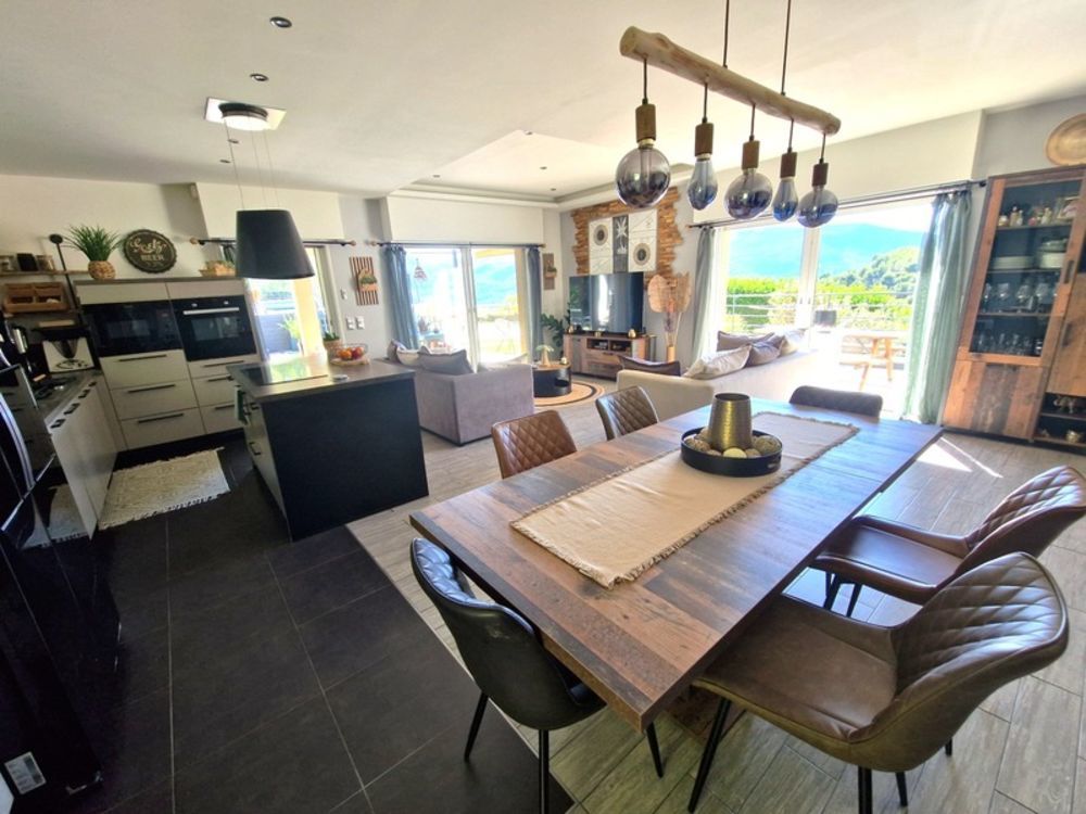 � vendre  Villa La Roquette-sur-Var (06670)