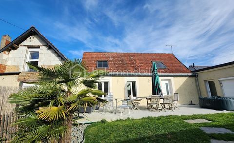   L'ensemble des possibles : 450 m� de caract�re sur la place du village Maison - 12 pi�ce(s) - 450 m�