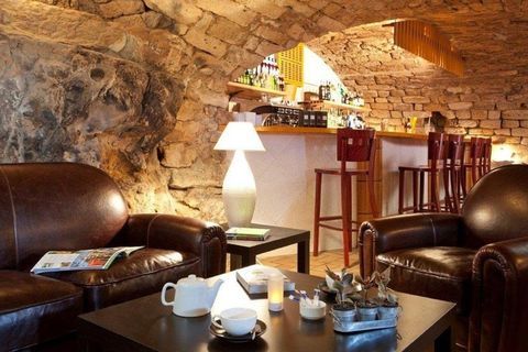Dpt Ard&egrave;che (07), &agrave; vendre proche de VALLON PONT D'ARC Murs d'un H&ocirc;tel Restaurant 990000 07150 Vallon pont d arc
