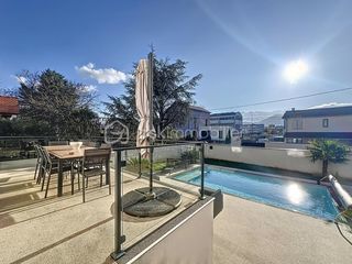  Maison � vendre 7 pi�ces 180 m�