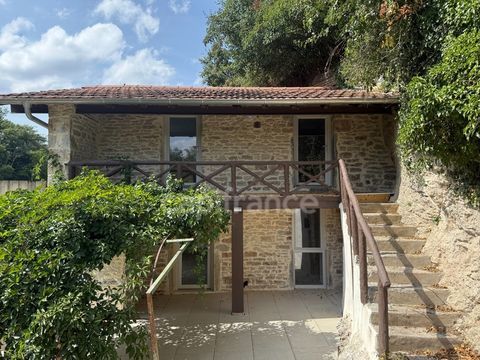   Berz�-la-Ville � Maison troglodyte avec grotte naturelle, charme brut et r�novation moderne Maison - 4 pi�ce(s) - 79 m�