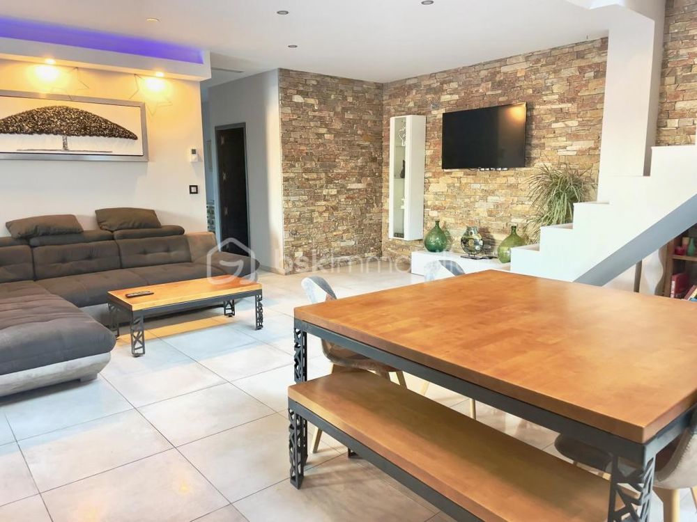 � vendre  Maison Montady (34310)