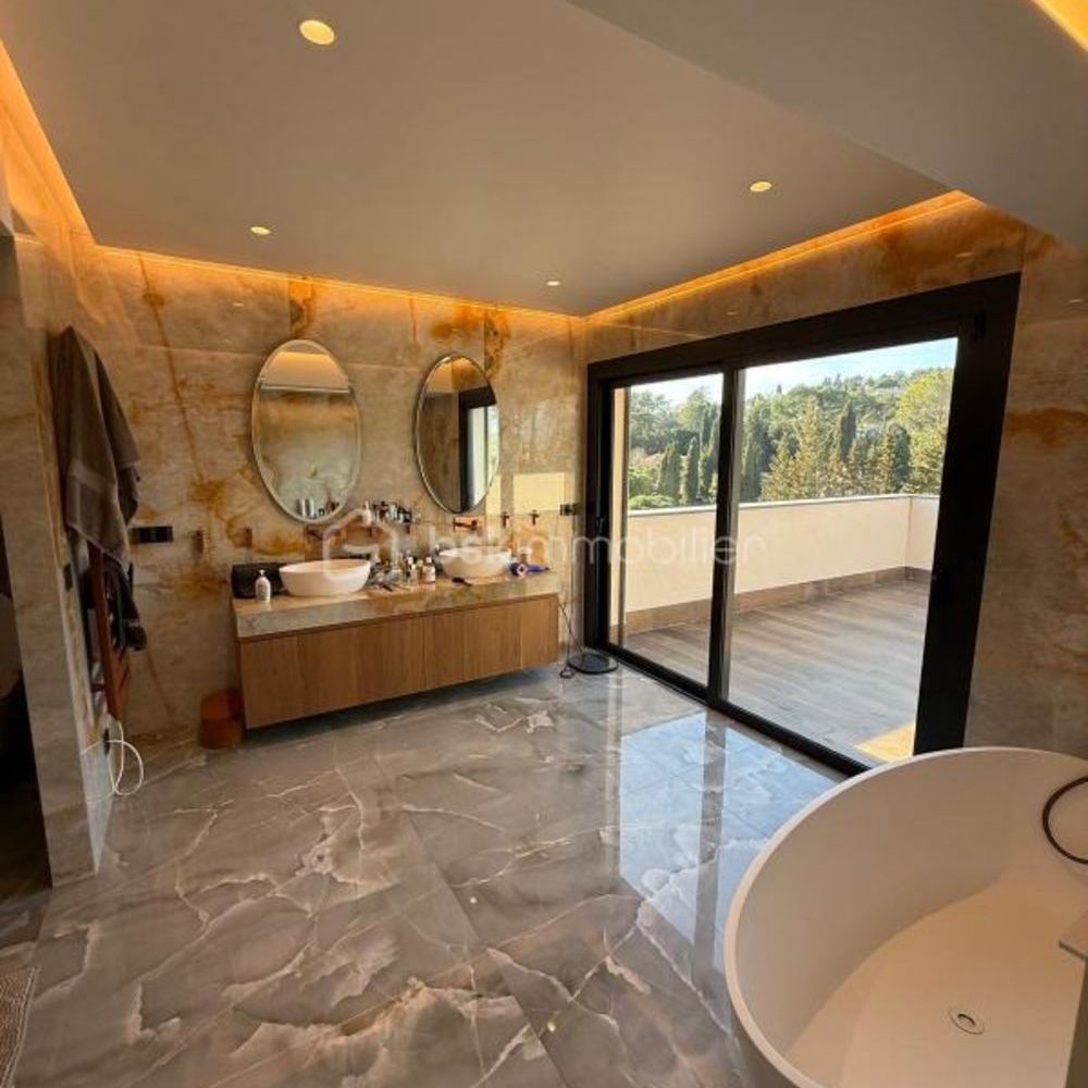 � vendre  Maison Valbonne (06560)