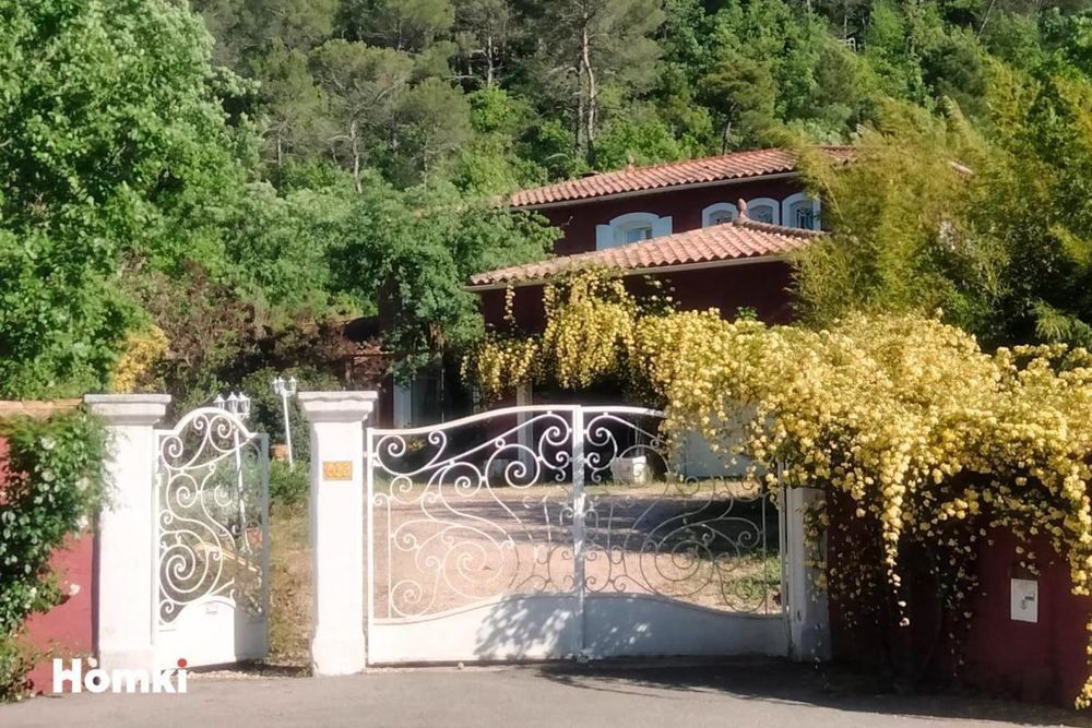 � vendre  Maison N�oules (83136)