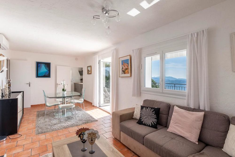 � vendre  Maison Gatti�res (06510)