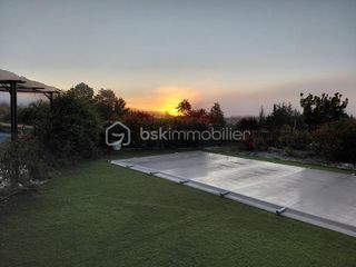  Villa � vendre 7 pi�ces 210 m�