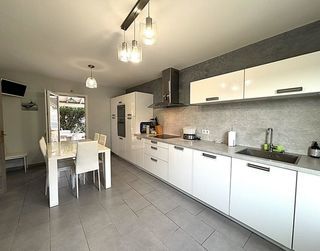  Villa � vendre 8 pi�ces 170 m�