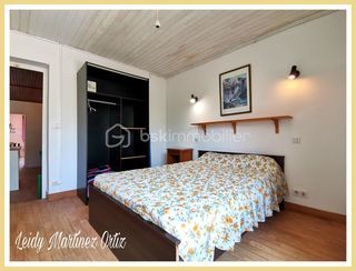  Immeuble � vendre 15 + pi�ces 440 m�