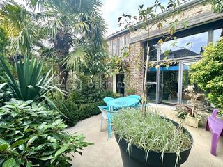  Maison � vendre 8 pi�ces 340 m�