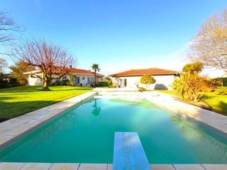  Villa � vendre 7 pi�ces 193 m�