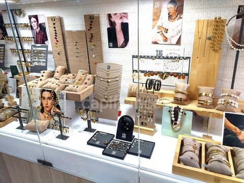 GARD (30) AIGUES MORTES (30220) intra-muros TRES RARE &agrave; vendre fonds de commerce boutique magasin de bijoux 219900 30220 Aigues mortes