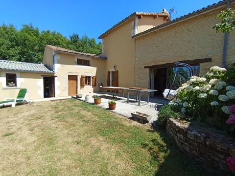   SAIVRES (79) � VENDRE � MAISON DE CARACT�RE EN PLEINE CAMPAGNE 195 m� -6P- 3249 m� de terrain arbor� Maison - 6 pi�ce(s) - 195 m�