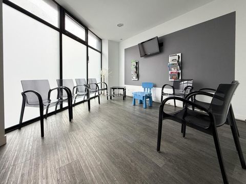 Local professionnel au coeur de Ploudalm&eacute;zeau (parking public &agrave; proximit&eacute; imm&eacute;diate) 180000 29830 Ploudalmezeau