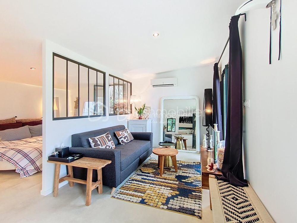 � vendre  Propri�t�/ch�teau Le Cailar (30740)