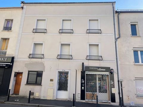 Immeuble ind&eacute;pendant dot&eacute; de plateaux de locaux professionnels 3294 93100 Montreuil