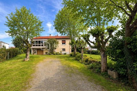   Maison familiale avec jardin verdoyant et charme � 5 minutes de Fontenay le Comte Maison - 5 pi�ce(s) - 97 m�