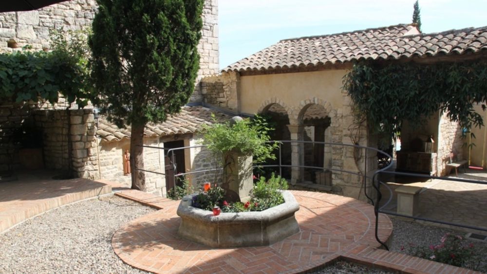 � vendre  Propri�t�/ch�teau Issirac (30760)