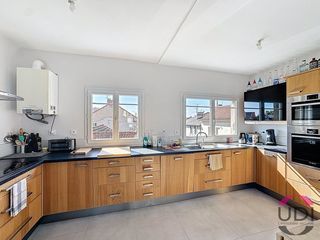  Immeuble � vendre 10 pi�ces 400 m�