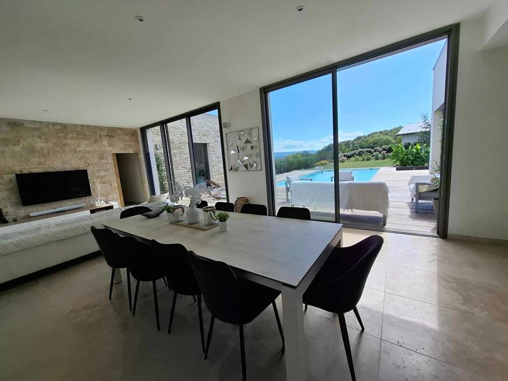 � vendre  Maison Ramasse (01250)