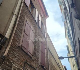  Immeuble � vendre 10 pi�ces 140 m�