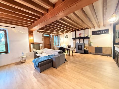   Maison en pierres de 141m�, 3 chambres, garage double sur terrain de 1633m� 139 900 � Maison - 5 pi�ce(s) - 141 m�