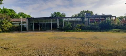 Domaine h&ocirc;telier rare entre La Rochelle et Niort, foncier exceptionnel avec parc arbor&eacute; 636000 17000 La rochelle