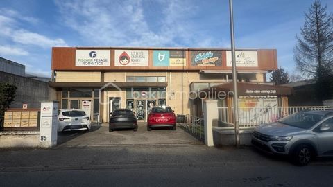 A LOUER_LOCAL COMMERCIAL / PROFESSIONNEL, 210 m&sup2;, AVEC UN ESPACE EXT&Eacute;RIEUR,  NORMES PMR,  3 STATIONNEMENTS PRIVATIFS 3000 74330 Sillingy