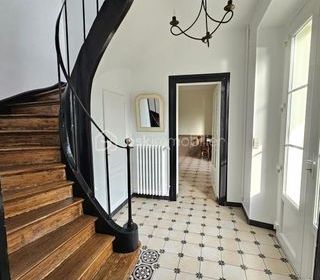  Propri�t�/ch�teau � vendre 9 pi�ces 180 m�