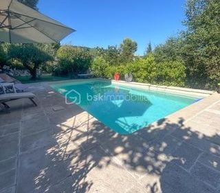  Villa � vendre 7 pi�ces 312 m�