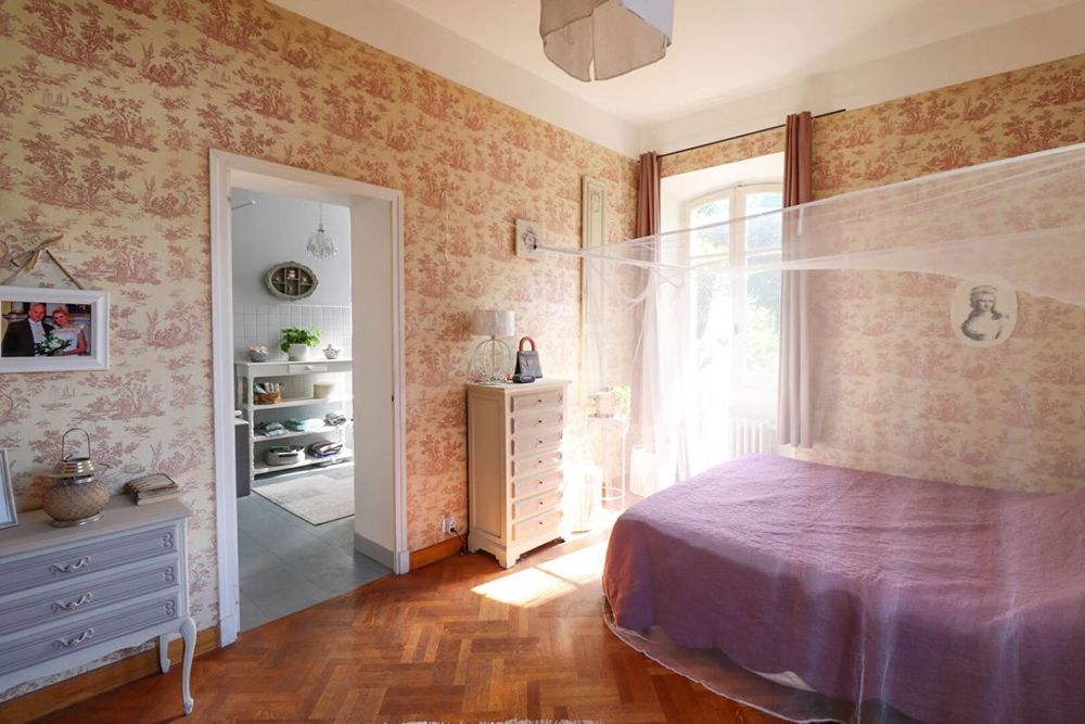 � vendre  Propri�t�/ch�teau Uz�s (30700)