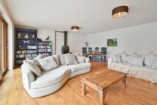  Propri�t�/ch�teau � vendre 8 pi�ces 274 m�