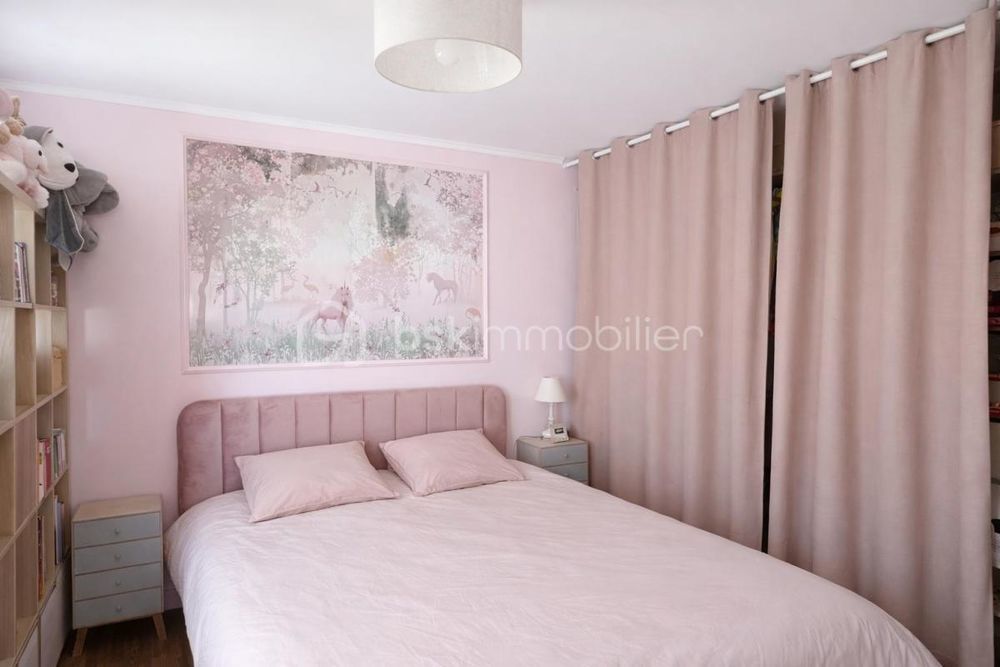 � vendre  Villa Saint-Laurent-du-Var (06700)