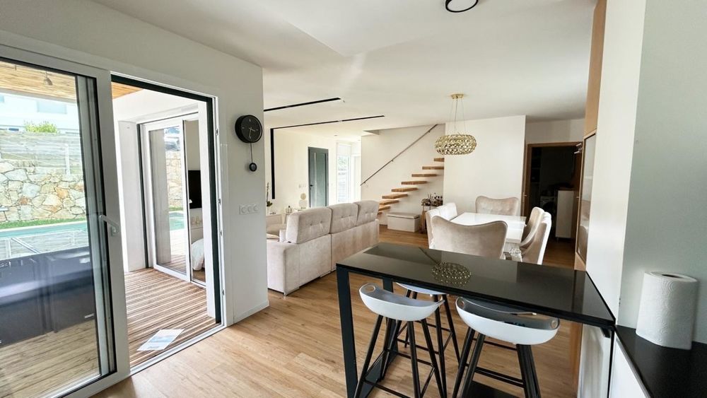 � vendre  Propri�t�/ch�teau Gu�thary (64210)