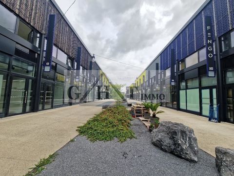 A VENDRE 593 M&sup2;  ENTREPOT BUREAUX A TREMBLAY EN FRANCE 1280000 93290 Tremblay en france