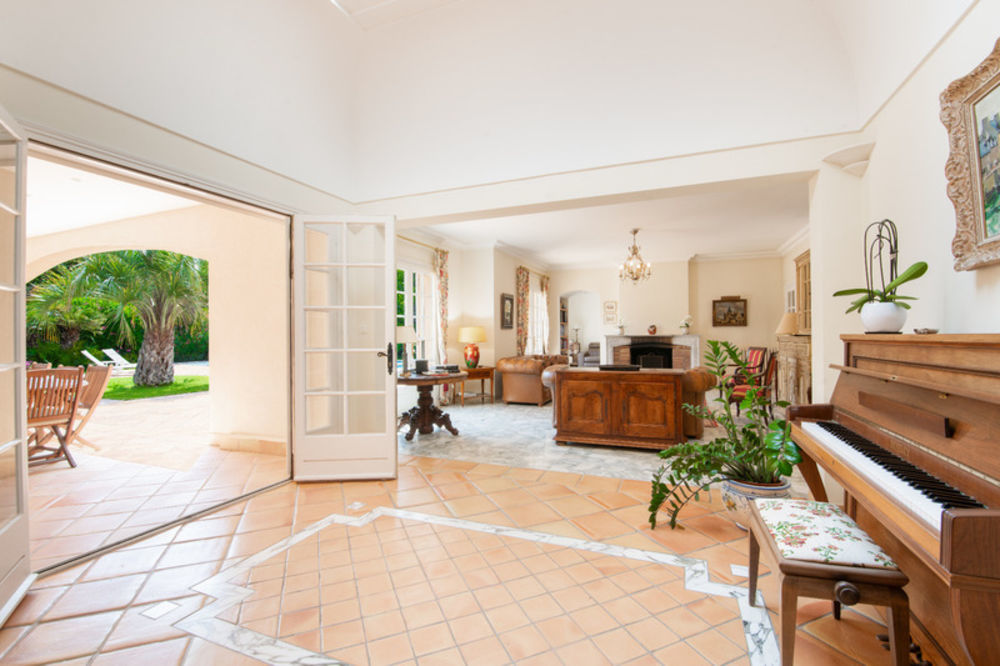 � vendre  Villa Saint-Rapha�l (83700)