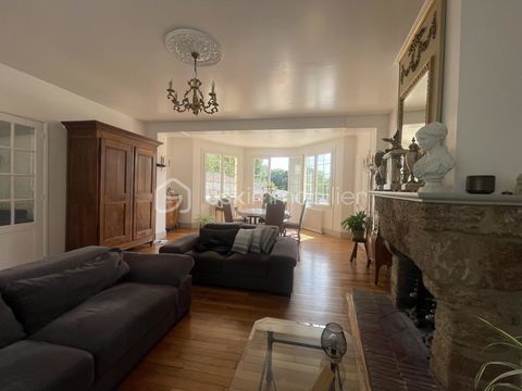   MAISON RENOVEE DE 169 M�, 5 CHAMBRES Propri�t�/ch�teau - 7 pi�ce(s) - 169 m�