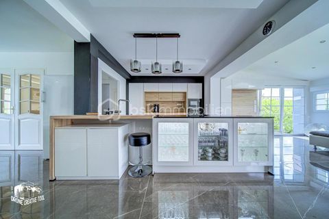   Maison Individuelle de Standing F7 � 161 m� � 5 Chambres � Terrain clos � Stationnement 9 v�hicules Maison - 7 pi�ce(s) - 161 m�