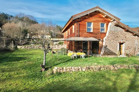   MAISON DE 220 M2, R�NOV�E EN 2014, TERRAIN DE 6 HA, 4 CHAMBRES, SALLE DE JEUX, 3 PUITS, �TANG, ASSAINISSEMENT AUX NORMES � VENIR Maison - 8 pi�ce(s) - 220 m�