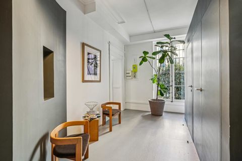 A louer bureaux au 1er &eacute;tage sur cour 5288 75009 Paris