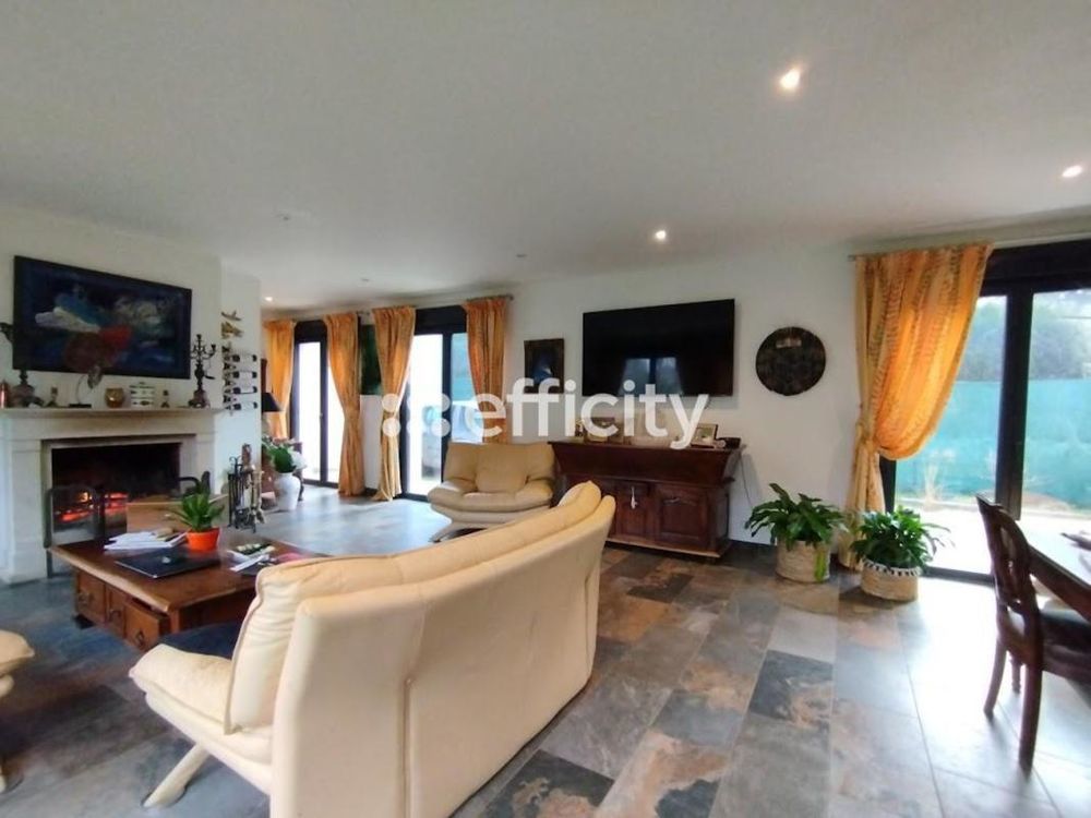 � vendre  Villa Orcemont (78125)