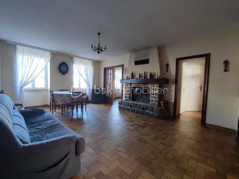   MAISON DE BOURG 135 M2 Maison - 7 pi�ce(s) - 135 m�