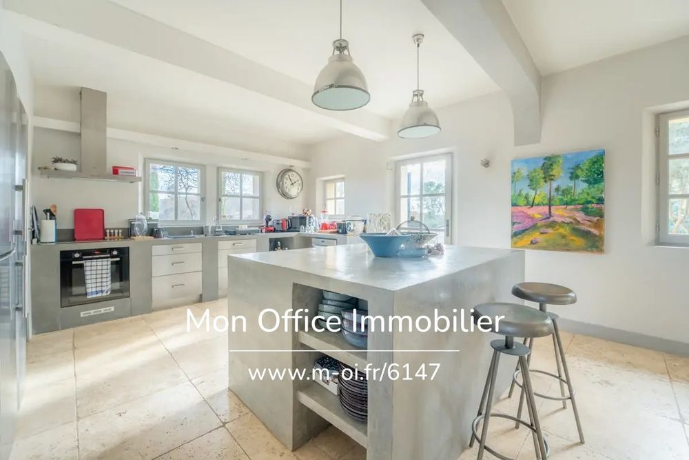 � vendre  Propri�t�/ch�teau Vaugines (84160)