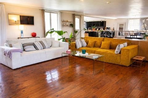   Villa de 6 pi�ces de 332 m� � Saint-M�ard-de-Gur�on Appartement - 4 pi�ce(s) - 332 m�