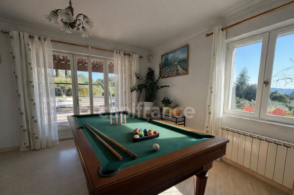 � vendre  Propri�t�/ch�teau Lauris (84360)