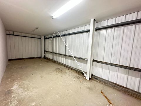 À LOUER  BOX DE STOCKAGE À MIRAMAS 300 13140 Miramas