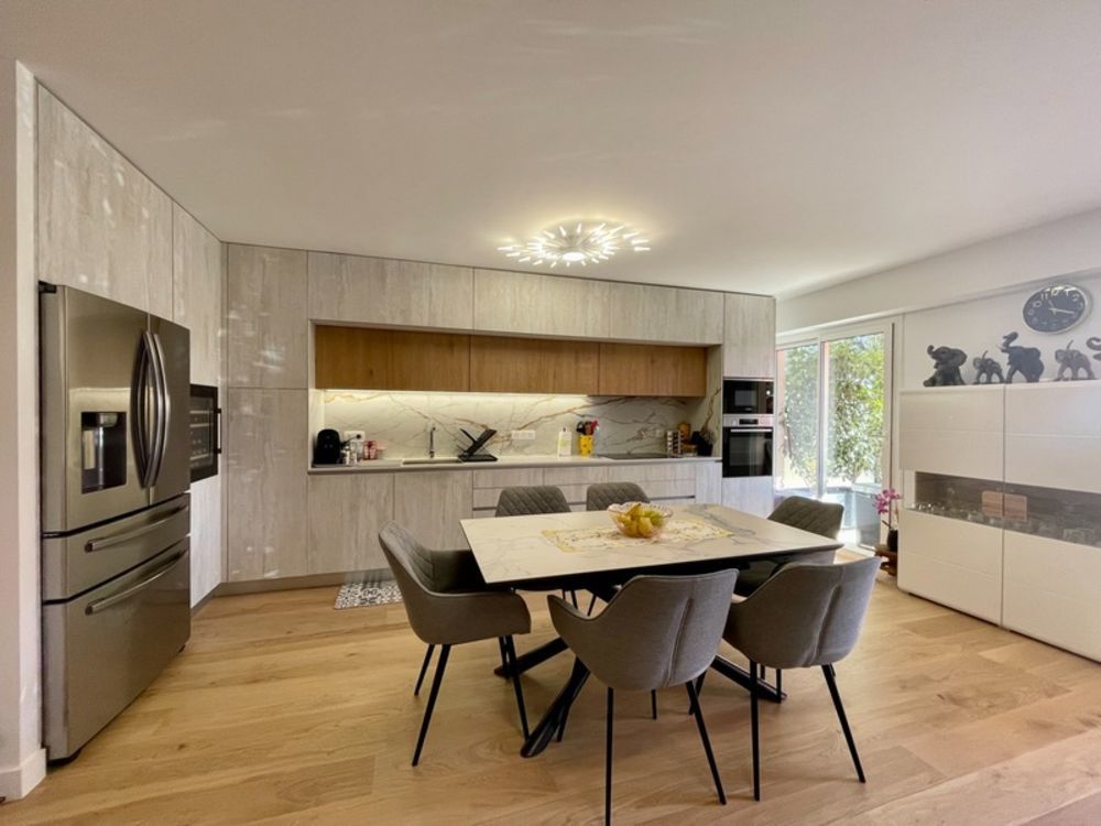 � vendre  Appartement Roquebrune-Cap-Martin (06190)